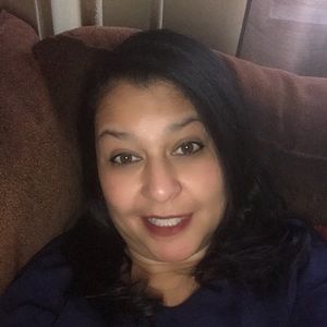 Meet your Posher, Yvette